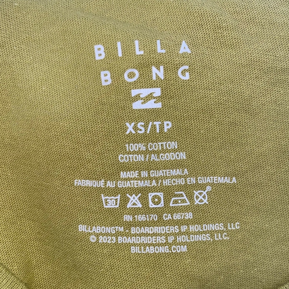 2 Billabong short sleeve tees (M) - Picture 14 of 16